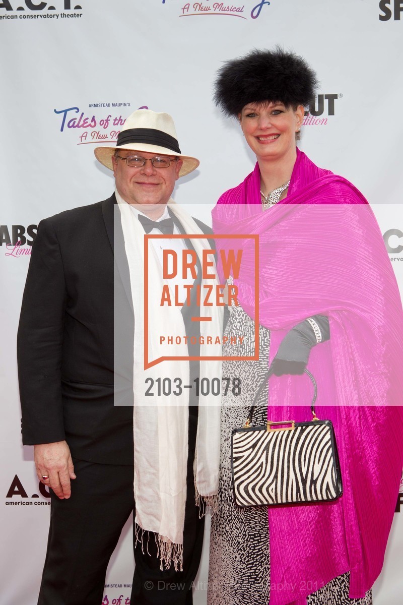 James Ryan, Jennifer Lindsay, AMERICAN CONSERVATORY THEATRE Presents Tales of the City, Opening Night Gala, Union Square, June 2nd, 2011, Photo #2103-10078 James Ryan, Jennifer Lindsay, Photo #2103-10078