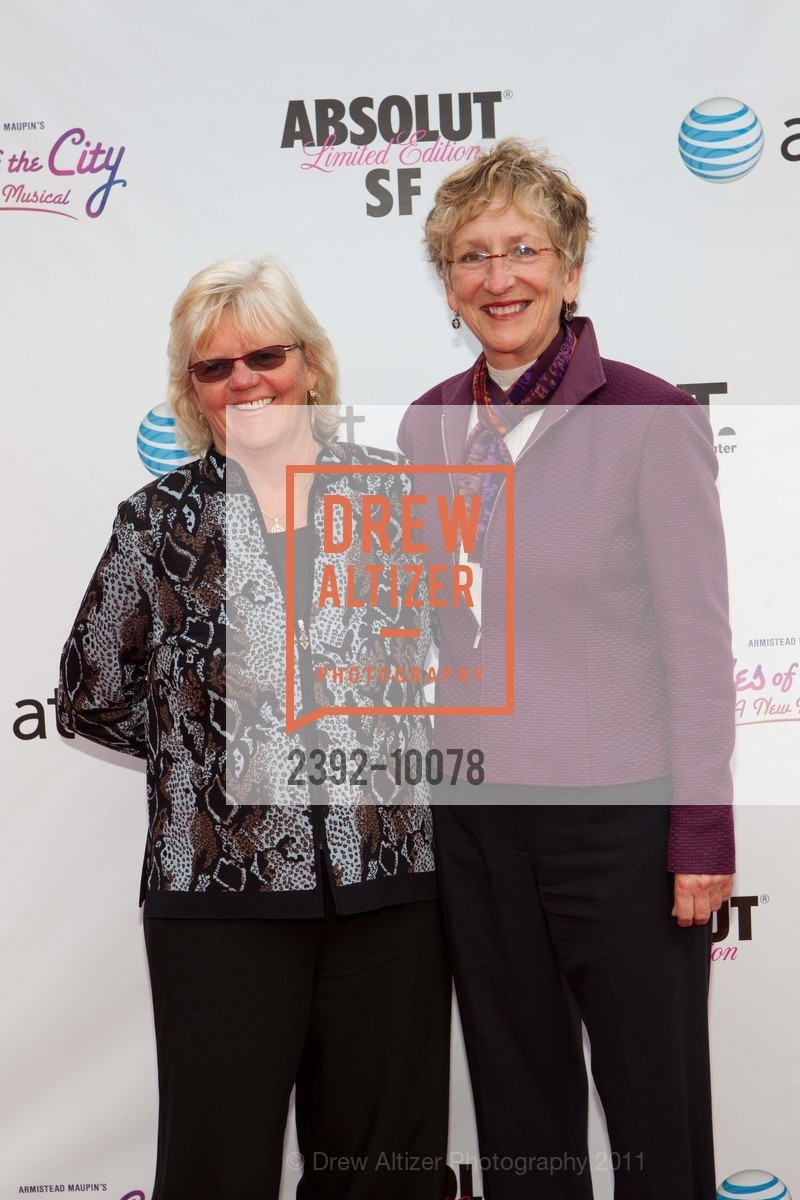 Selisse Berry, Cynthia Martin, AMERICAN CONSERVATORY THEATRE Presents Tales of the City, Opening Night Gala, Union Square, June 2nd, 2011, Photo #2392-10078 Selisse Berry, Cynthia Martin, Photo #2392-10078