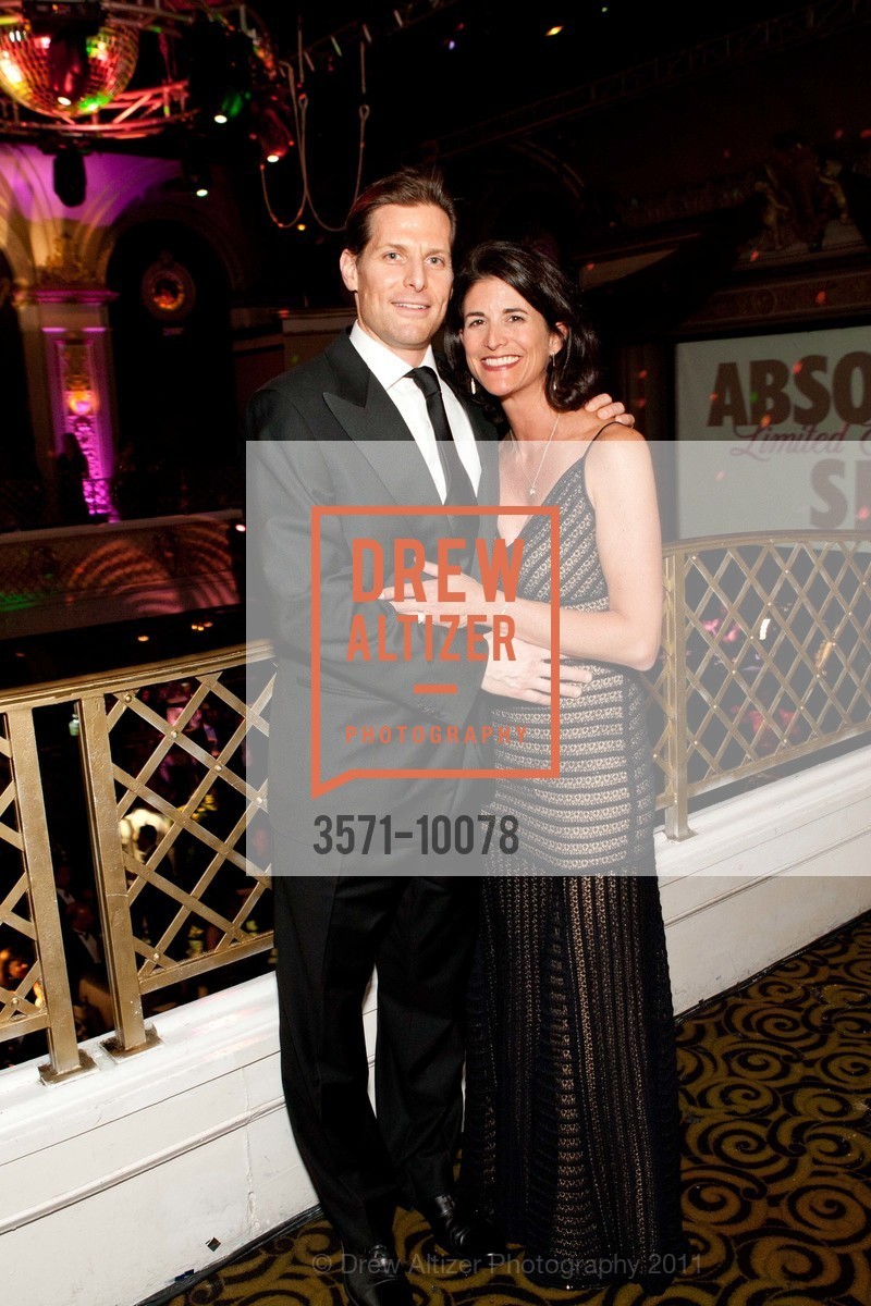 Matthew Sonsini, Lisa Sonsini, AMERICAN CONSERVATORY THEATRE Presents Tales of the City, Opening Night Gala, Union Square, June 2nd, 2011, Photo #3571-10078 Matthew Sonsini, Lisa Sonsini, Photo #3571-10078