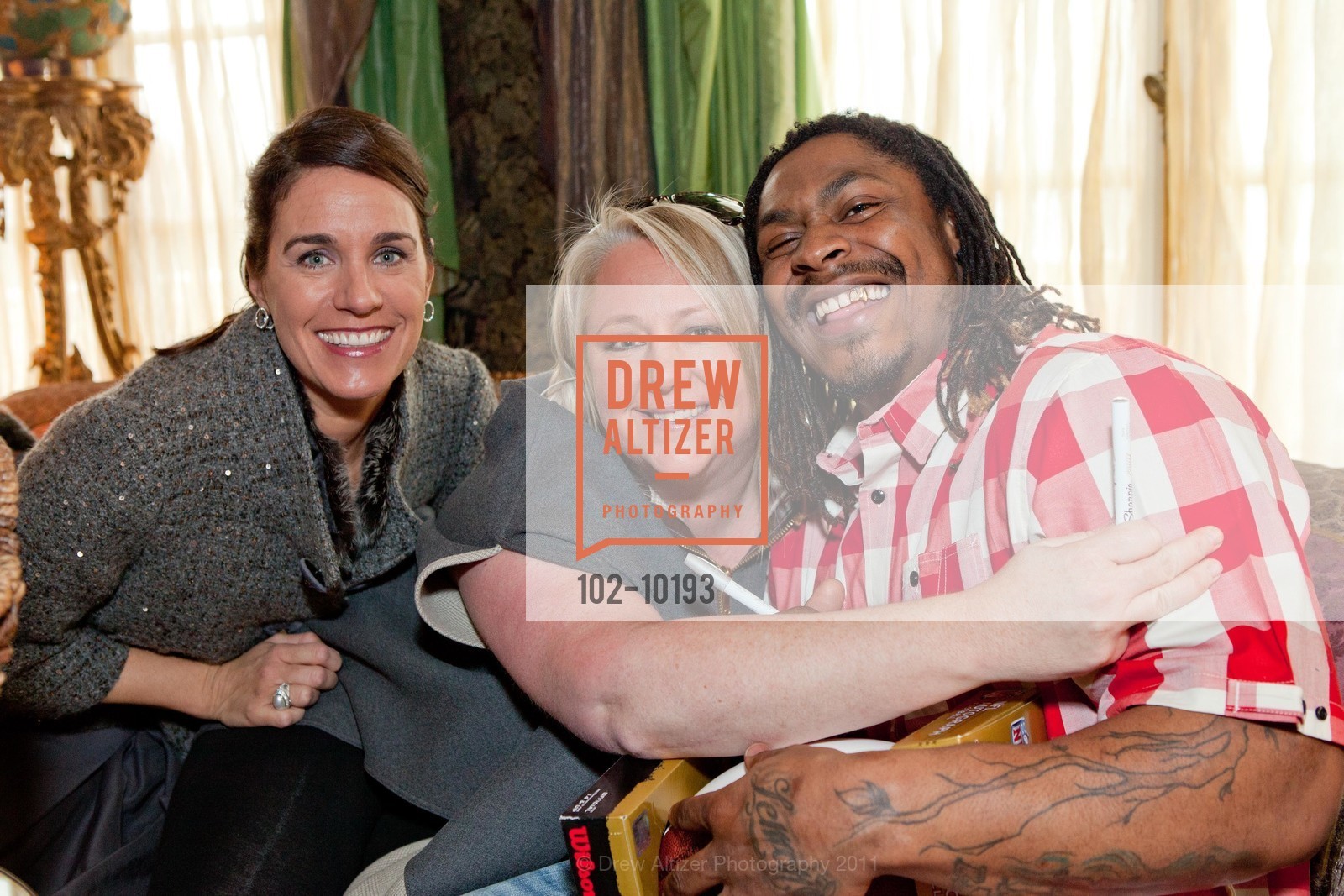 Kelley O'Brien, Lori Puccinelli Stern, Marshawn Terrell Lynch, Gordon and Ann Getty Host the ANNUAL SNUGGLY SOIREE Benefiting the Glogau Teddy Bear Rescue Fund at UCSF Benioff Childrens Hospital, US, March 25th, 2011, Photo #102-10193 Kelley O'Brien, Lori Puccinelli Stern, Marshawn Terrell Lynch, Photo #102-10193