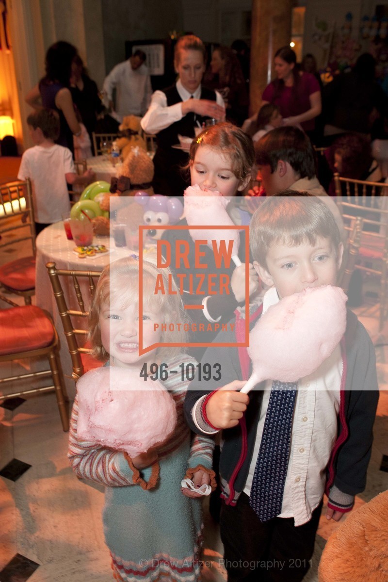 Olivia Soenens, Madeleine Soenens, James Soenens, Gordon and Ann Getty Host the ANNUAL SNUGGLY SOIREE Benefiting the Glogau Teddy Bear Rescue Fund at UCSF Benioff Childrens Hospital, US, March 25th, 2011, Photo #496-10193 Olivia Soenens, Madeleine Soenens, James Soenens, Photo #496-10193
