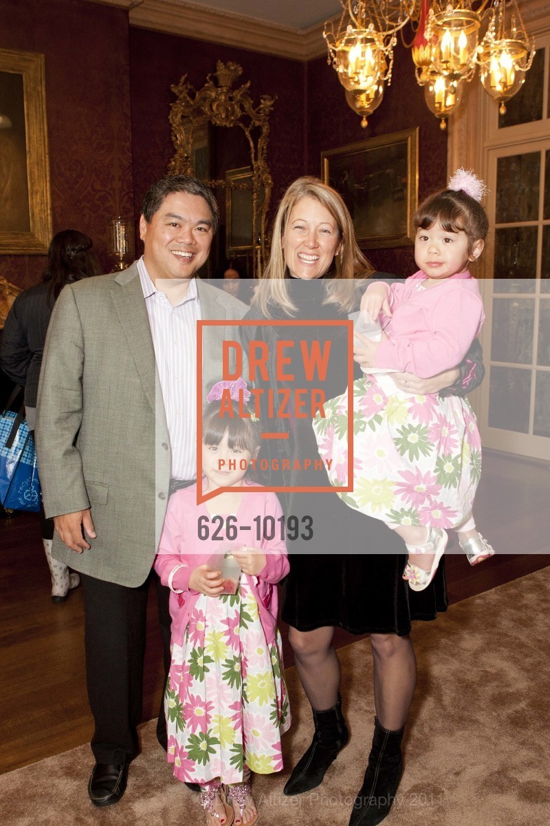 Spencer Wang, Kirsten Ashley Wang, Jeanne Wang, Courtney Madison Wang, Gordon and Ann Getty Host the ANNUAL SNUGGLY SOIREE Benefiting the Glogau Teddy Bear Rescue Fund at UCSF Benioff Childrens Hospital, US, March 25th, 2011, Photo #626-10193 Spencer Wang, Kirsten Ashley Wang, Jeanne Wang, Courtney Madison Wang, Photo #626-10193