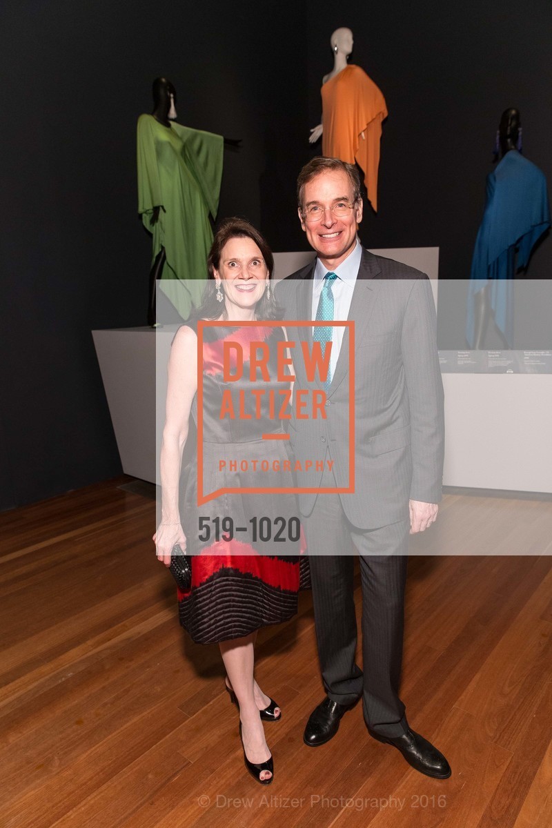 Diana Nelson, John Atwater, The de Young Museum Honors Oscar De La Renta, de Young Museum. 50 Hagiwara Tea Garden Drive, San Francisco, CA 94118, March 10th, 2016, Photo #519-1020 Diana Nelson, John Atwater, Photo #519-1020