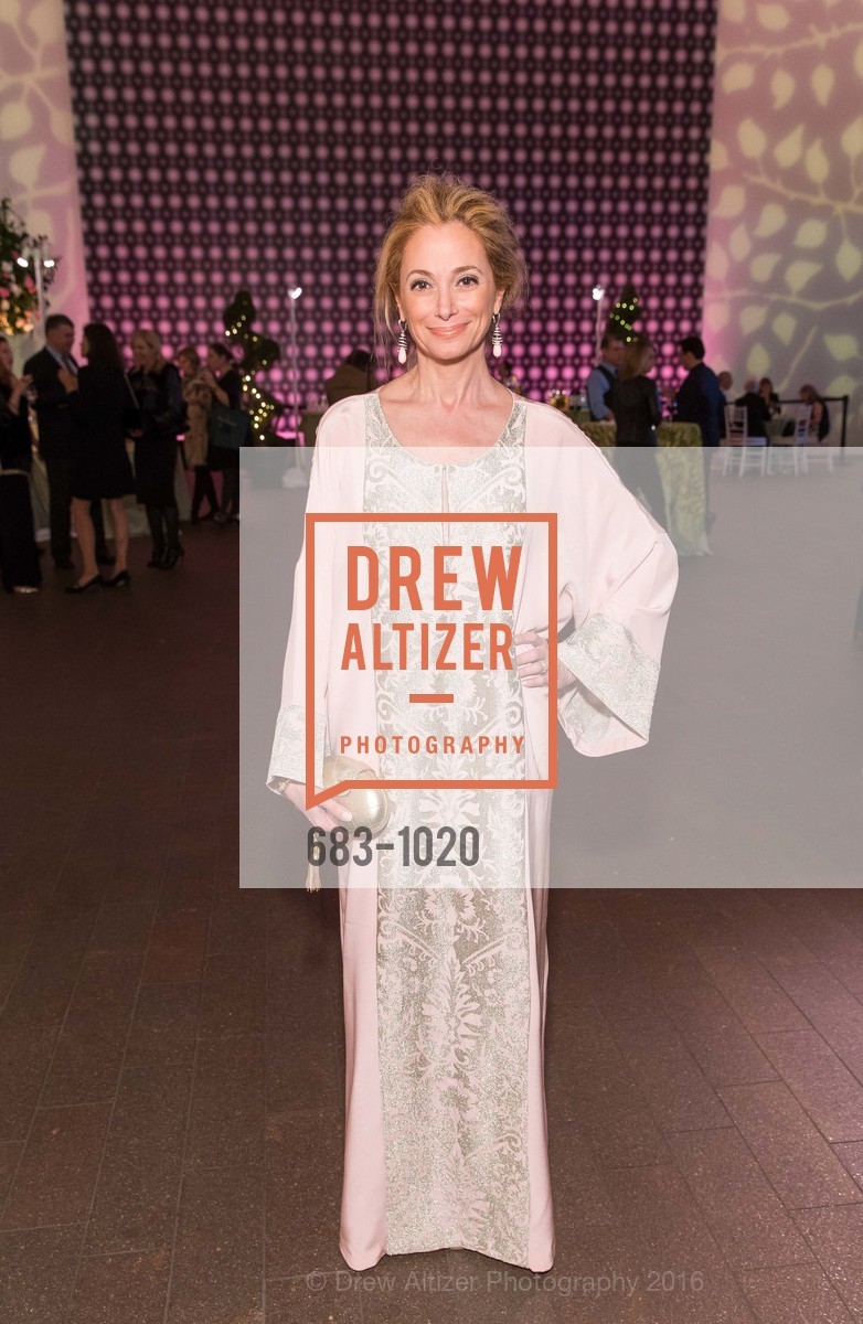 Amanda Grove Holmen at The de Young Museum Honors Oscar De La Renta