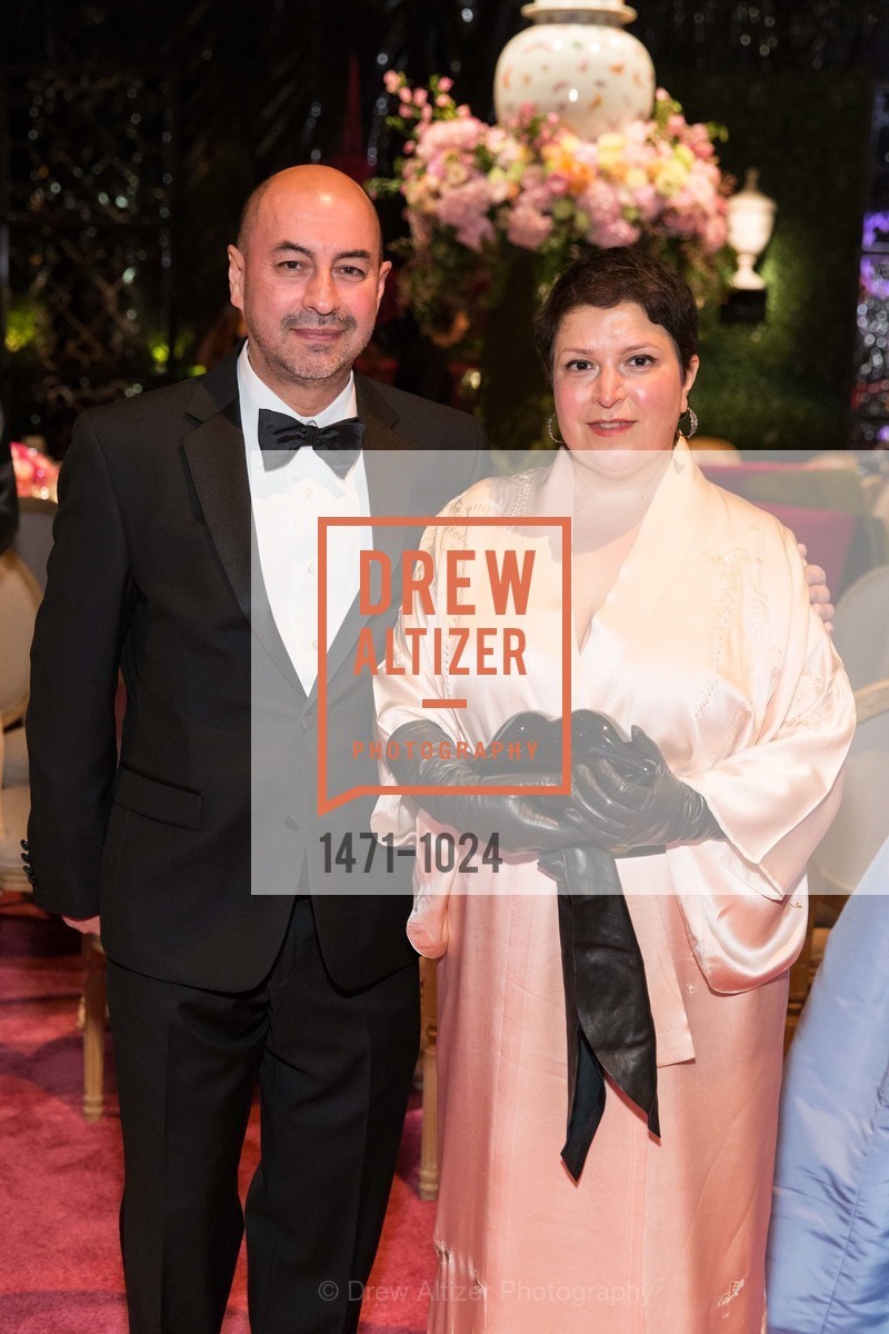 Roberto Mendoza, Roberta Garza, Oscar de la Renta Benefit Gala, de Young Museum. 50 Hagiwara Tea Garden Drive, Photo #1471-1024 Roberto Mendoza, Roberta Garza, Photo #1471-1024