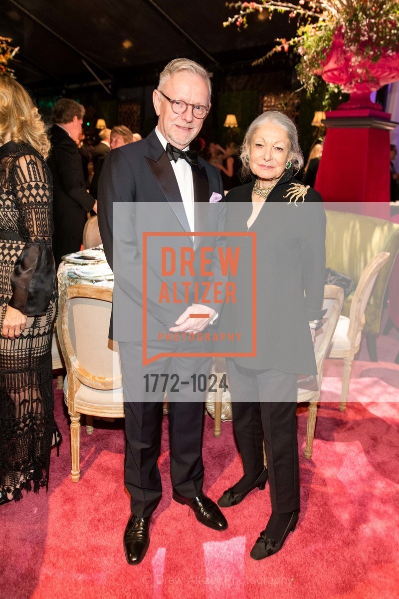 Martin Chapman, Denise Hale, Oscar de la Renta Benefit Gala, de Young Museum. 50 Hagiwara Tea Garden Drive, Photo #1772-1024 Martin Chapman, Denise Hale, Photo #1772-1024