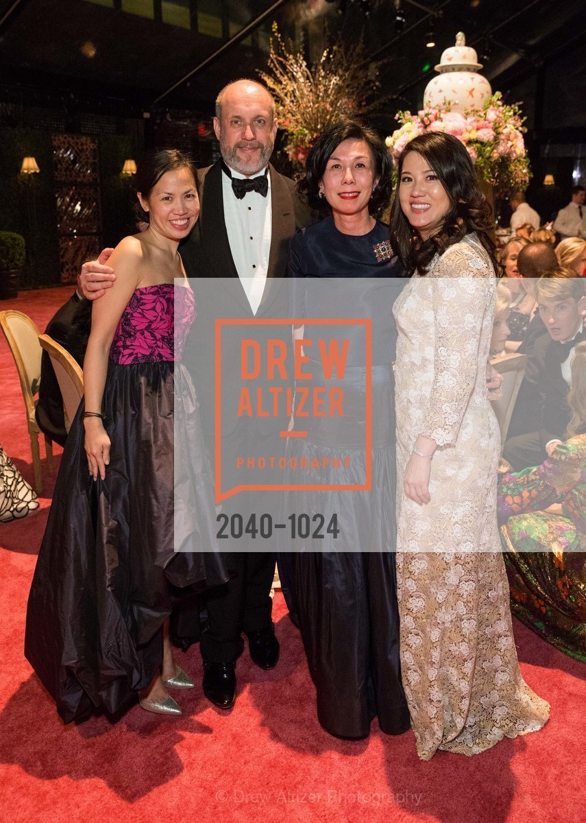Annie Ng, Peter Copping, Elizabeth Khoo, Janie Darmadi, Oscar de la Renta Benefit Gala, de Young Museum. 50 Hagiwara Tea Garden Drive, Photo #2040-1024 Annie Ng, Peter Copping, Elizabeth Khoo, Janie Darmadi, Photo #2040-1024