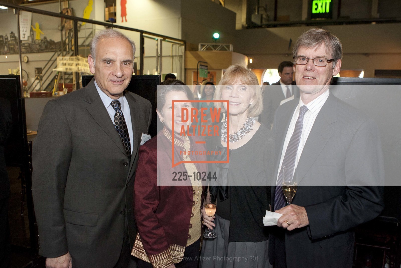 Vincent Ricci, Jean Ricci, Peggy Mihm, Ed Mihm, 34th Annual EXPLORATORIUM Awards Dinner: SCIENCE FOR DECISION MAKING, US, May 5th, 2011, Photo #225-10244 Vincent Ricci, Jean Ricci, Peggy Mihm, Ed Mihm, Photo #225-10244