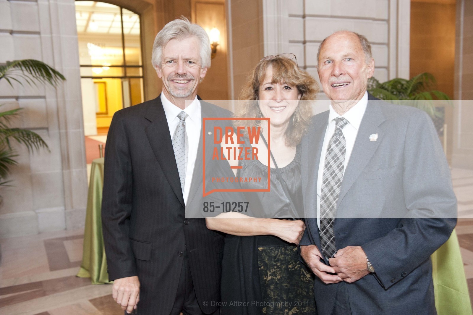 Curtis Burr, Lisa Moscaret-Burr, Les Andersen, BOYS AND GIRLS CLUB OF SAN FRANCISCO 2011 Annual Gala - Themed to Camp Mendocino's 80th Anniversary, Honoring the Guardsmen, US, May 5th, 2011, Photo #85-10257 Curtis Burr, Lisa Moscaret-Burr, Les Andersen, Photo #85-10257