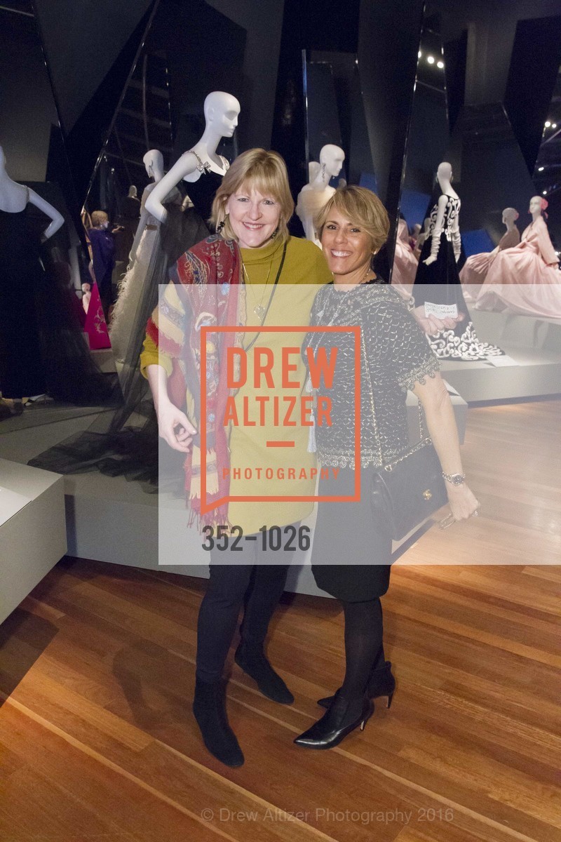 Brigit Sapstead, Luanne Sanders Bradley, "Oscar de la Renta: The Retrospective" Press Preview, de Young Museum. 50 h, March 10th, 2016, Photo #352-1026 Brigit Sapstead, Luanne Sanders Bradley, Photo #352-1026