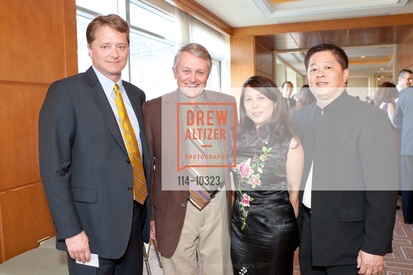 Jonathan Mahrdt, Kurt Mahrdt, Sharon Seto, David Seto, ASIA SOCIETY'S Eighth Annual Dinner, US, May 6th, 2011, Photo #114-10323 Jonathan Mahrdt, Kurt Mahrdt, Sharon Seto, David Seto, Photo #114-10323