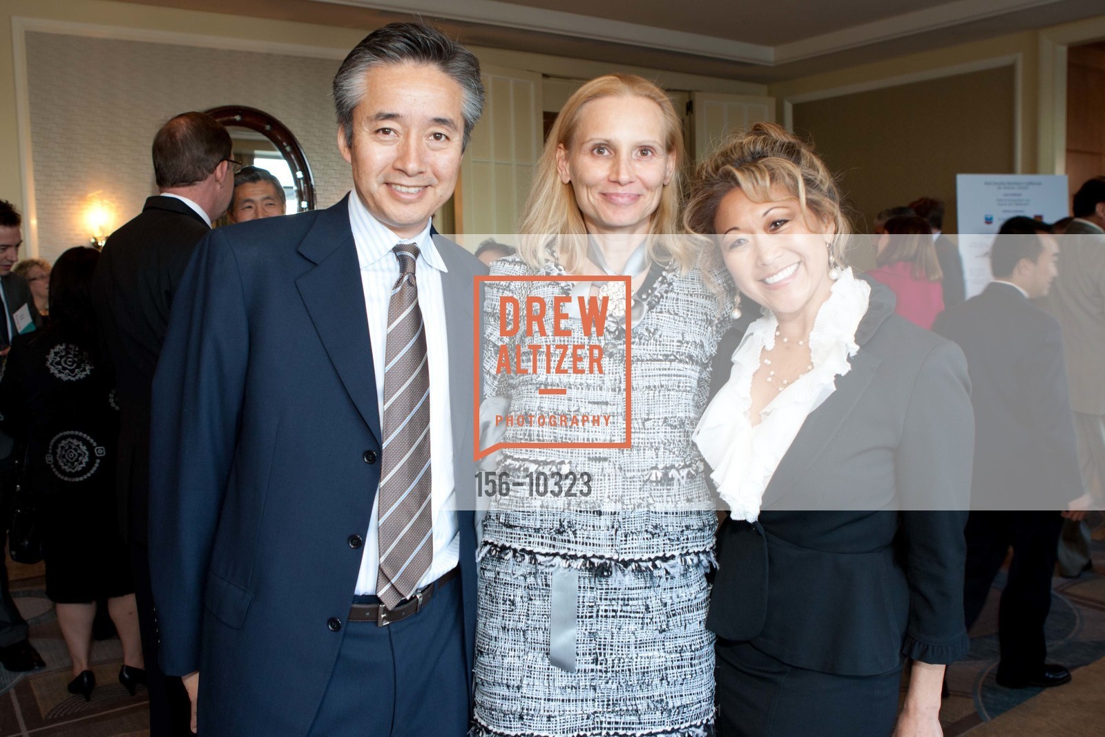 Norbu Tenzing, Iwona Tenzing, Joyce Masamitsu, Photo #156-10323