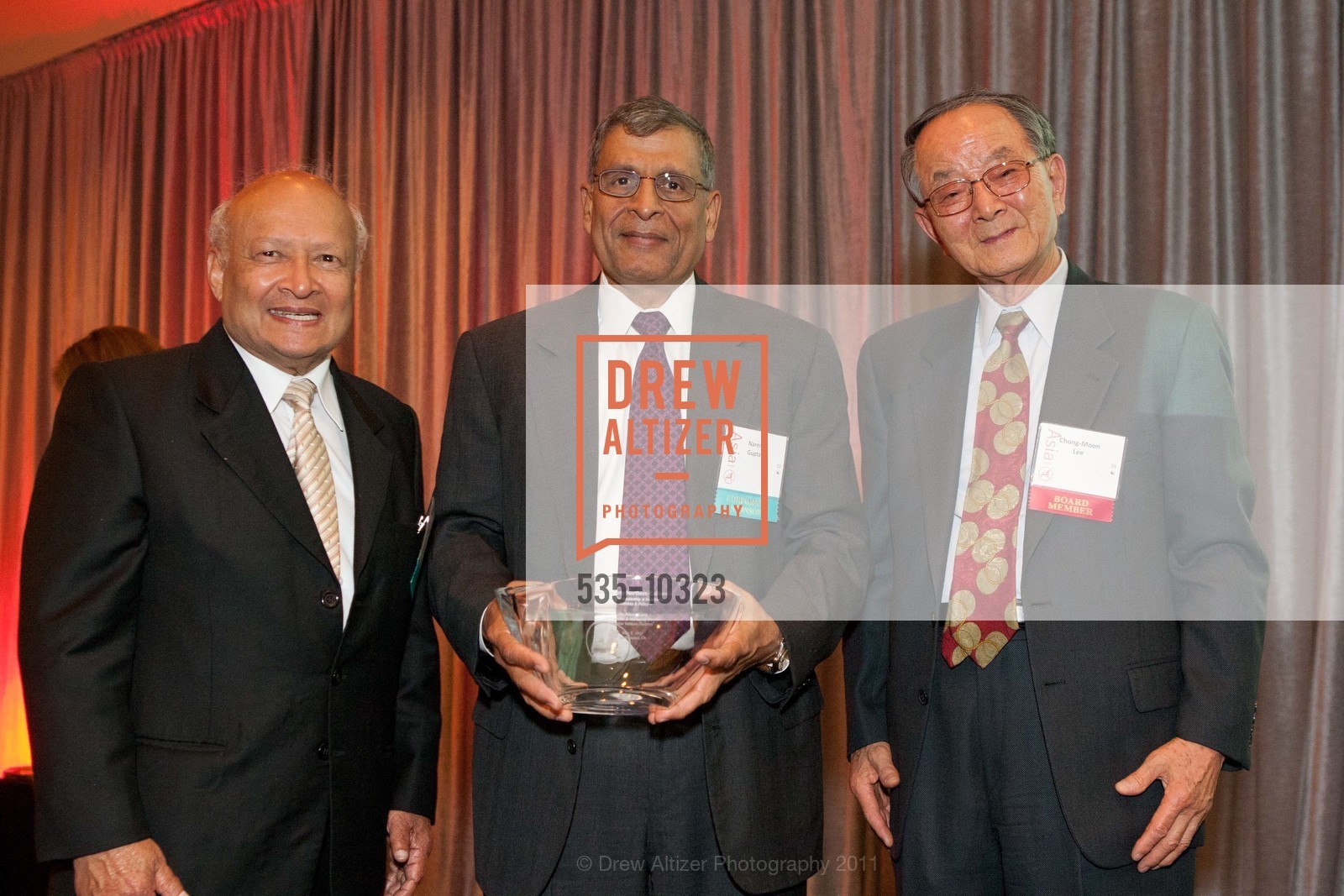 Thomas Kailath, Naren Gupta, Chong-Moon Lee, ASIA SOCIETY'S Eighth Annual Dinner, US, May 6th, 2011, Photo #535-10323 Thomas Kailath, Naren Gupta, Chong-Moon Lee, Photo #535-10323
