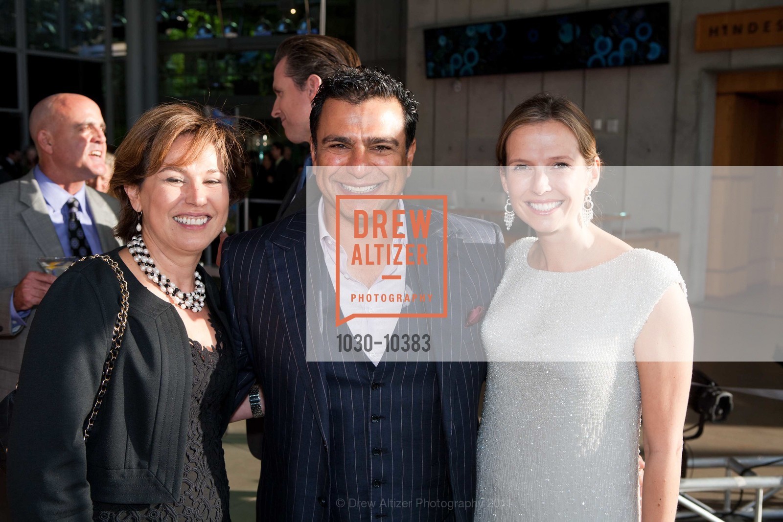 Sepi Kazemi, Omid Kordestani, Gisel Kordestani, Photo #1030-10383