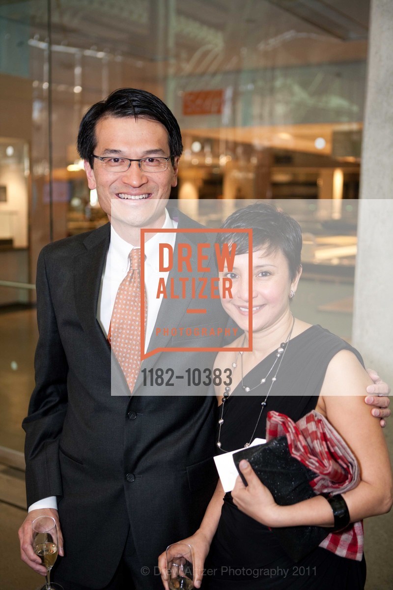 Lawrence Yee, Rupsa Yee, CALIFORNIA ACADEMY OF SCIENCES 25th Annual Big Bang Gala, US, May 6th, 2011, Photo #1182-10383 Lawrence Yee, Rupsa Yee, Photo #1182-10383