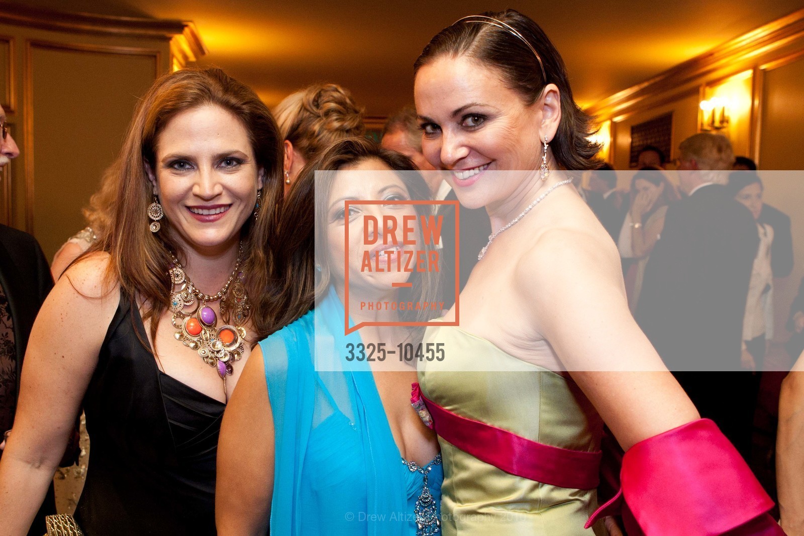 Erica Ackerman, Alexandra Siliezar, Jane Burkhard, BRAVO Club Gala 2010, War Memorial Opera House. San Francisco, September 10th, 2010, Photo #3325-10455 Erica Ackerman, Alexandra Siliezar, Jane Burkhard, Photo #3325-10455