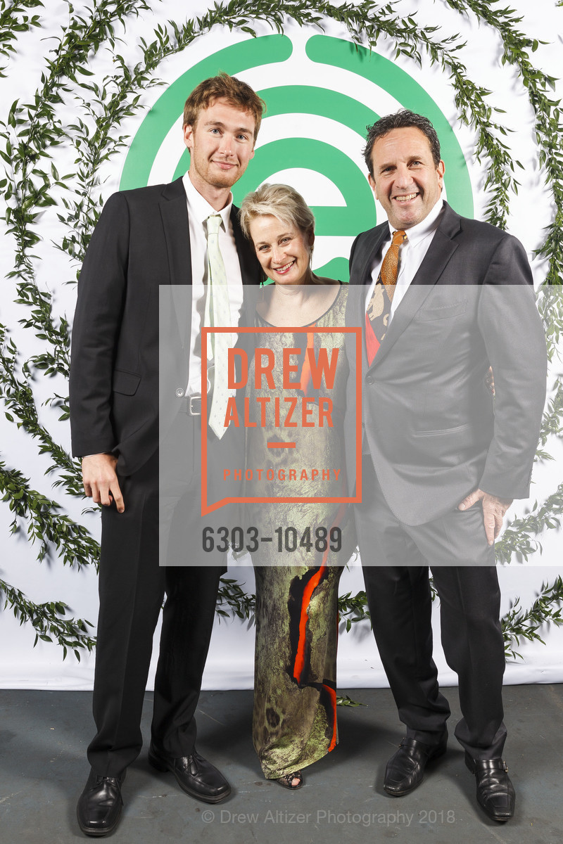 Carlo Lipson, Bev Spector, Ken Lipson, EWG's 25th Annual Earth Dinner 2018, Pier 35. 1454 The Embarcadero, April 26th, 2018, Photo #6303-10489 Carlo Lipson, Bev Spector, Ken Lipson, Photo #6303-10489