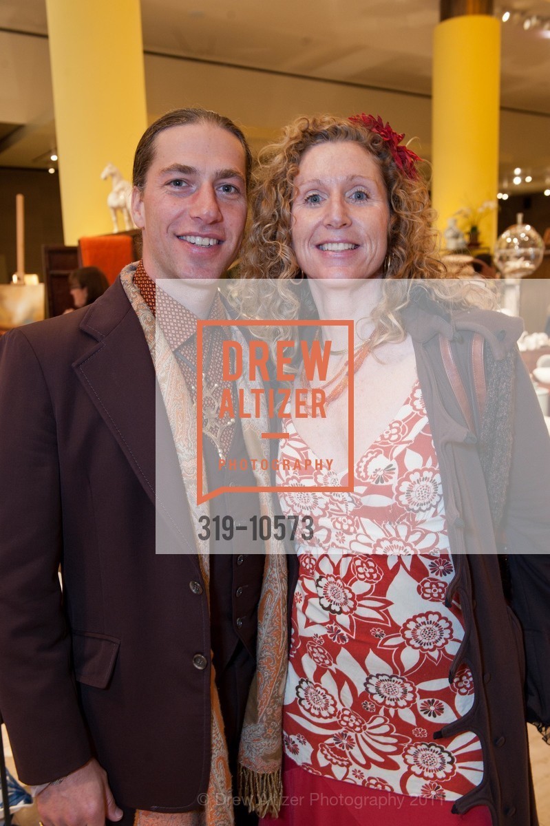 Lisa Shields, GUMPS Hosts Book Signing of Dorka Keehn's ECO AMAZONS, US, June 17th, 2011, Photo #319-10573 Lisa Shields, Photo #319-10573
