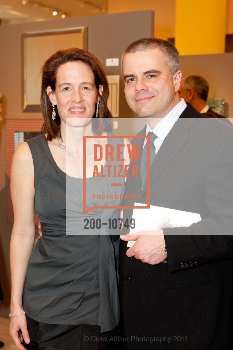 Jennifer Brokaw, Allen Fry, MIRROR MIRROR: Gump's 150th Anniversary Gala to Benefit California College of the Arts, US, April 1st, 2011, Photo #200-10749 Jennifer Brokaw, Allen Fry, Photo #200-10749