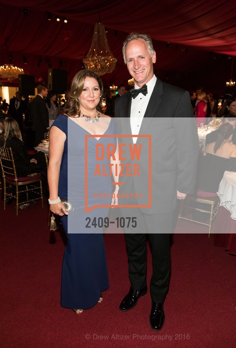 Jennifer Nagle, Taylor Nagle, The Mid-Winter Gala 2016 Sponsored by Dolce & Gabbana, Legion of Honor. 100 34th Ave, March 31st, 2016, Photo #2409-1075 Jennifer Nagle, Taylor Nagle, Photo #2409-1075