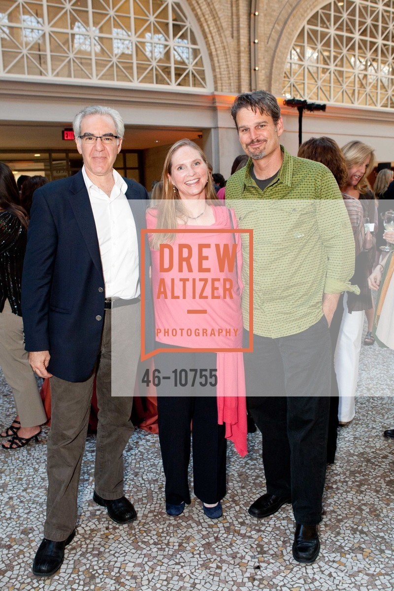 Andrew Behar, Cassie Decker, Bob Hambrecht, EWGs Earth Dinner Featuring DR ANDY WEIL, US, May 11th, 2011, Photo #46-10755 Andrew Behar, Cassie Decker, Bob Hambrecht, Photo #46-10755