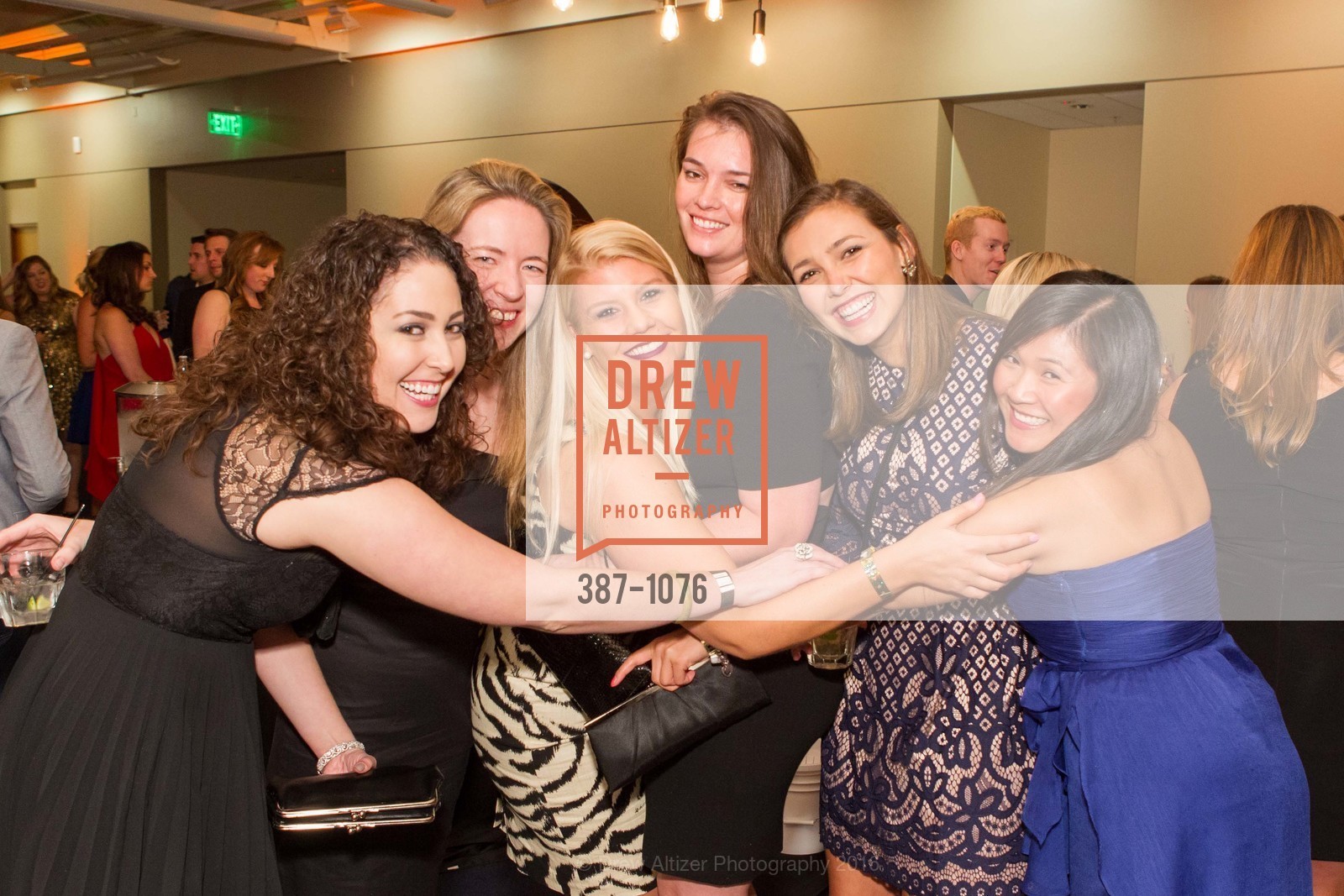 Shea Gerula, Laura Davis, Elizabeth Keady, Charlotte Malick, Mary Ann Nguyen, Spinsters of San Francisco: Patrons Gala 2016, The Presido, Observation Post. 211 Lincoln Blvd San Francisco, CA 94129, April 2nd, 2016, Photo #387-1076 Shea Gerula, Laura Davis, Elizabeth Keady, Charlotte Malick, Mary Ann Nguyen, Photo #387-1076