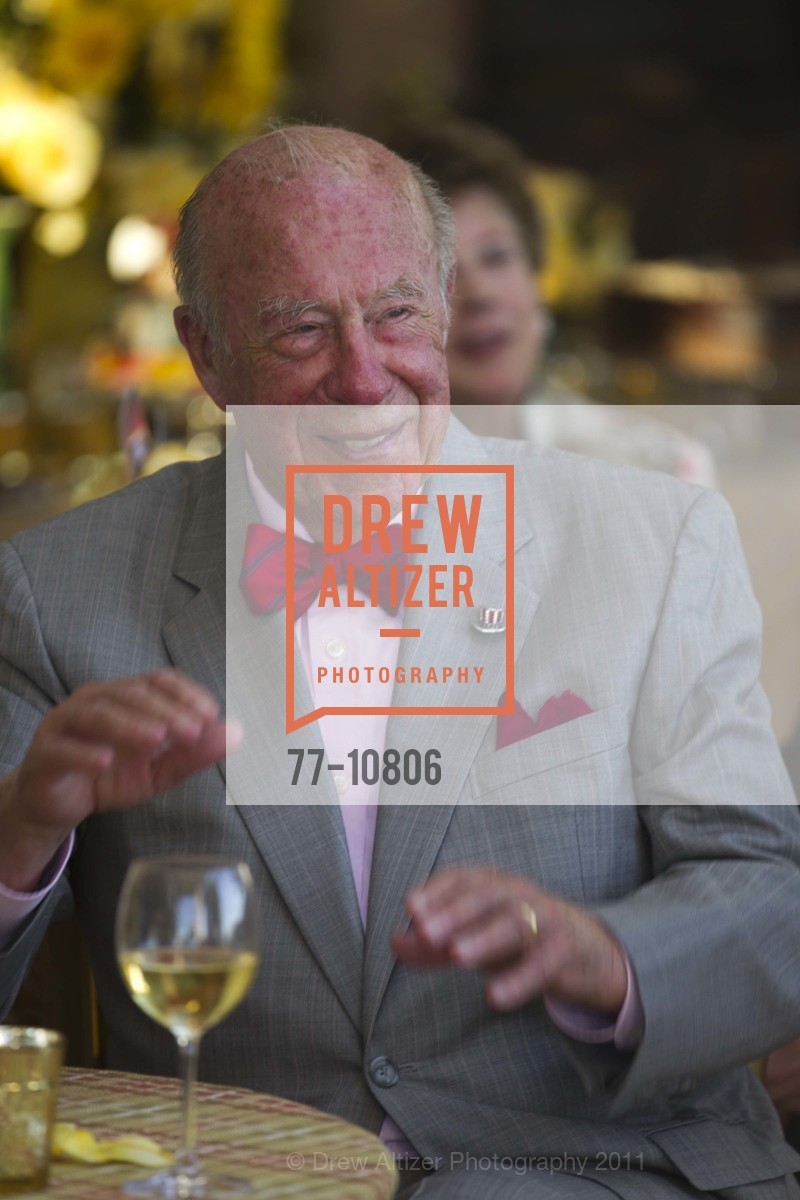 George Shultz, Photo #77-10806