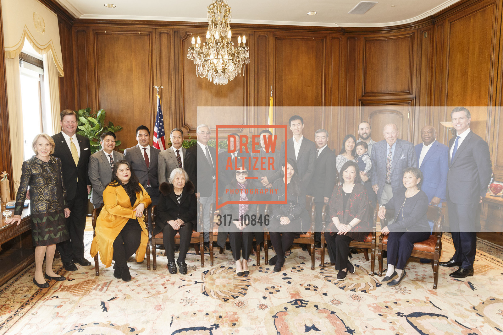 Charlotte Shultz, Mark Farrell, Tania Lee, Pansy Lee, Manny Lee, Anita Lee, Brianna Lee, George Shultz, Willie Brown, Gavin Newsom, Mayor Ed Lee Official Photo Unveiling, San Francisco City Hall. 1 Dr. Carlton B. Goodlett Place, May 5th, 2018, Photo #317-10846 Charlotte Shultz, Mark Farrell, Tania Lee, Pansy Lee, Manny Lee, Anita Lee, Brianna Lee, George Shultz, Willie Brown, Gavin Newsom, Photo #317-10846