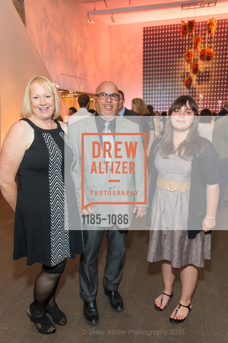 Lisa Filice, Bill Tafoya, Vida Smith, Bouquets to Art Opening Night Gala, de Young Museum. 50 Hagiwara Tea Garden Dr, April 4th, 2016, Photo #1185-1086 Lisa Filice, Bill Tafoya, Vida Smith, Photo #1185-1086