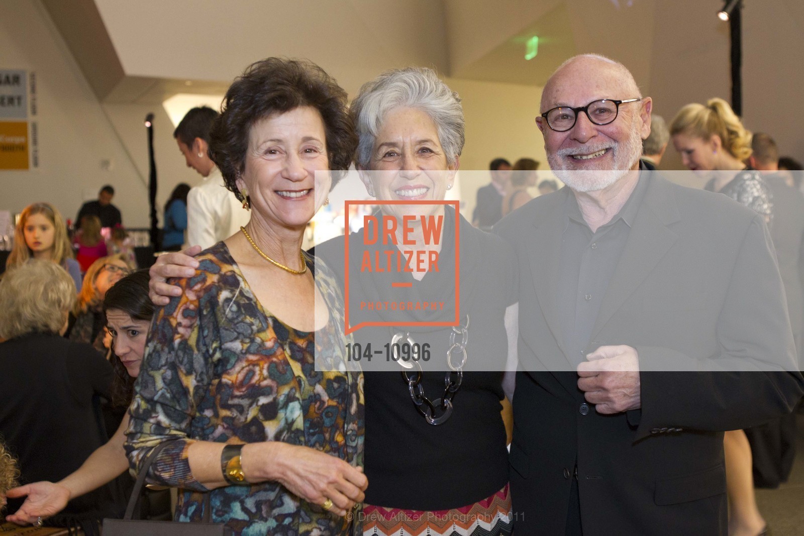 Julie Aptekar, Joyce Linker, Jerry Weisbach, CONTEMPORARY JEWISH MUSEUM Family Gala, US, December 3rd, 2011, Photo #104-10996 Julie Aptekar, Joyce Linker, Jerry Weisbach, Photo #104-10996