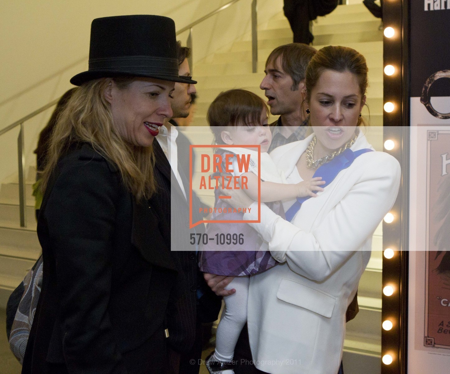 Tiffany Shlain, Georgia Pincus, Ali Pincus, CONTEMPORARY JEWISH MUSEUM Family Gala, US, December 3rd, 2011, Photo #570-10996 Tiffany Shlain, Georgia Pincus, Ali Pincus, Photo #570-10996