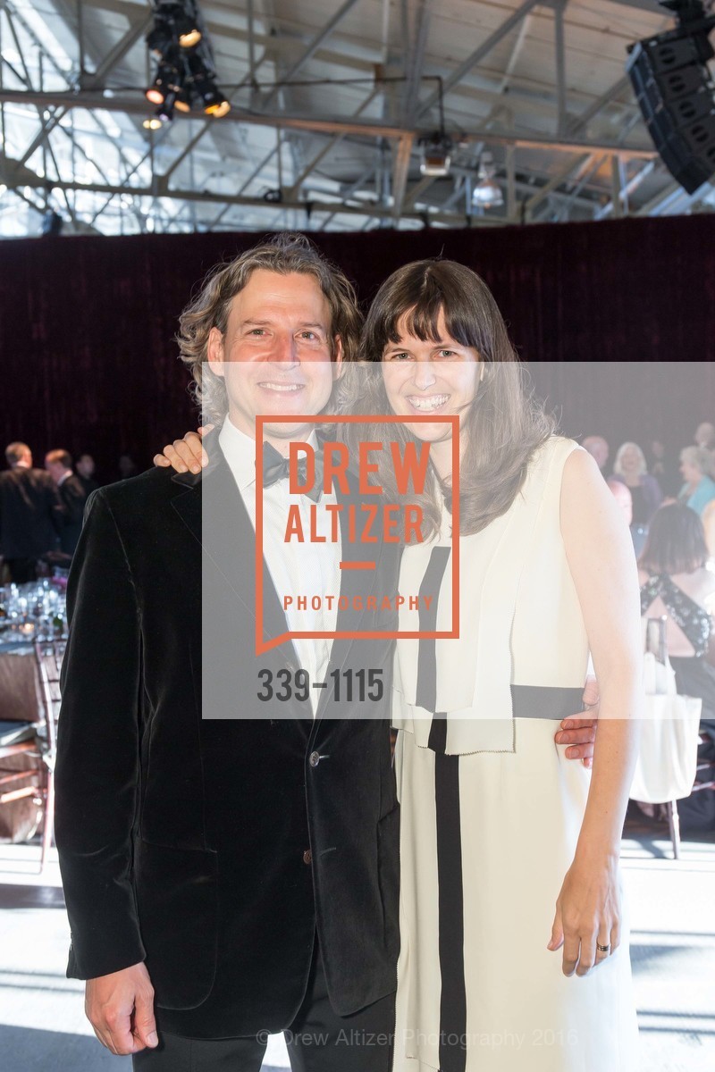 Thomas Czegledy, Carolyn Dewar, Meals on Wheels 29th Annual Star Chefs & Vintners Gala, Fort Mason Center. 2 Marina Blvd, April 17th, 2016, Photo #339-1115 Thomas Czegledy, Carolyn Dewar, Photo #339-1115