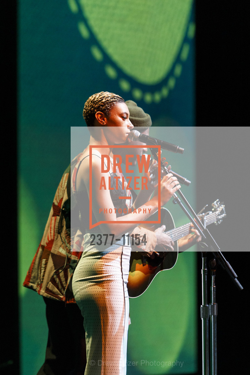 Brittni Jessie, Leon Bridges, Photo #2377-11154