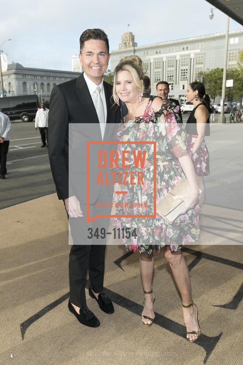 Alex Chases, Ann-Ferrell Millham, Tipping Point Benefit 2018, Bill Graham Civic Auditorium. 99 Grove St, Photo #349-11154 Alex Chases, Ann-Ferrell Millham, Photo #349-11154