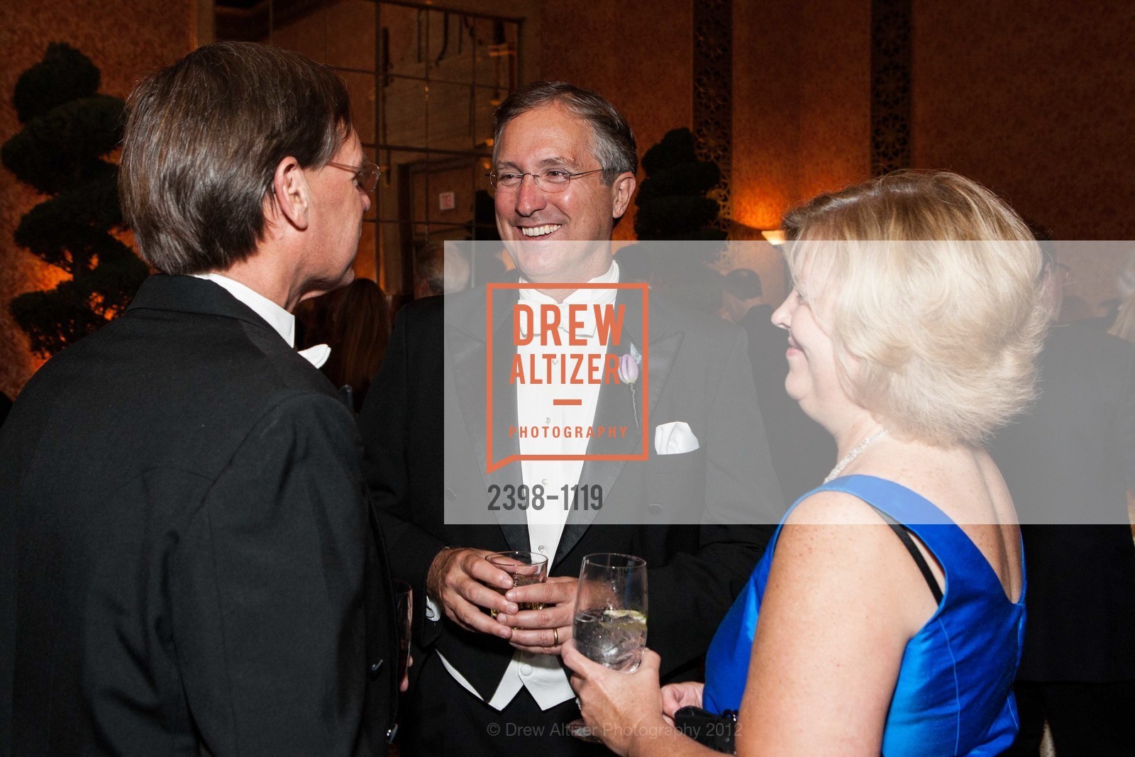 Craig Healy. Tom Packer, Leslie Packer, The San Francisco Debutante Ball, Westin St. Francis, June 22nd, 2012, Photo #2398-1119 Craig Healy. Tom Packer, Leslie Packer, Photo #2398-1119