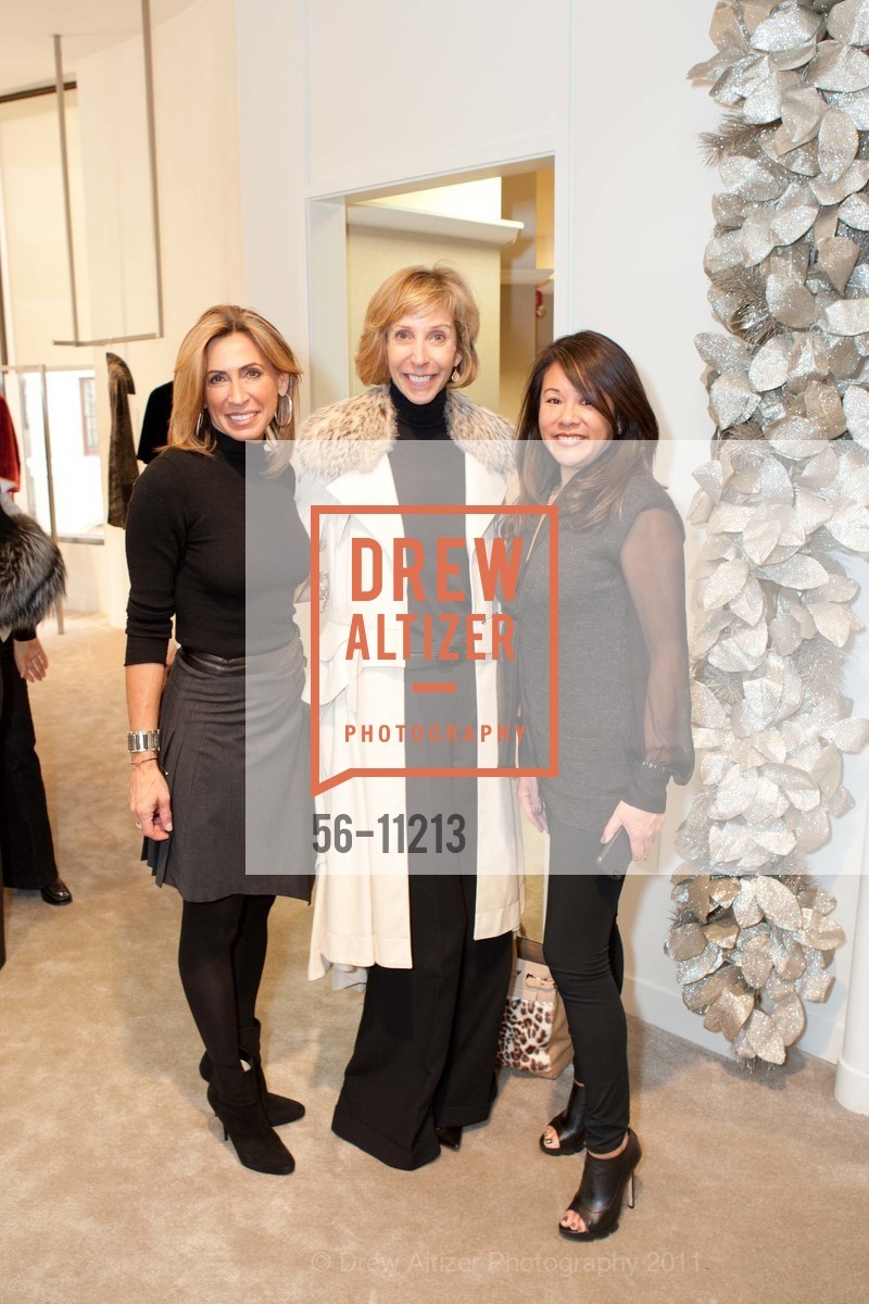 Rhea Natsues, Nancy Kukacka, Serena McNamee, Andre and Lisa Bisang Present Fall 2011 Fur Collection at SAKS, US, November 8th, 2011, Photo #56-11213 Rhea Natsues, Nancy Kukacka, Serena McNamee, Photo #56-11213