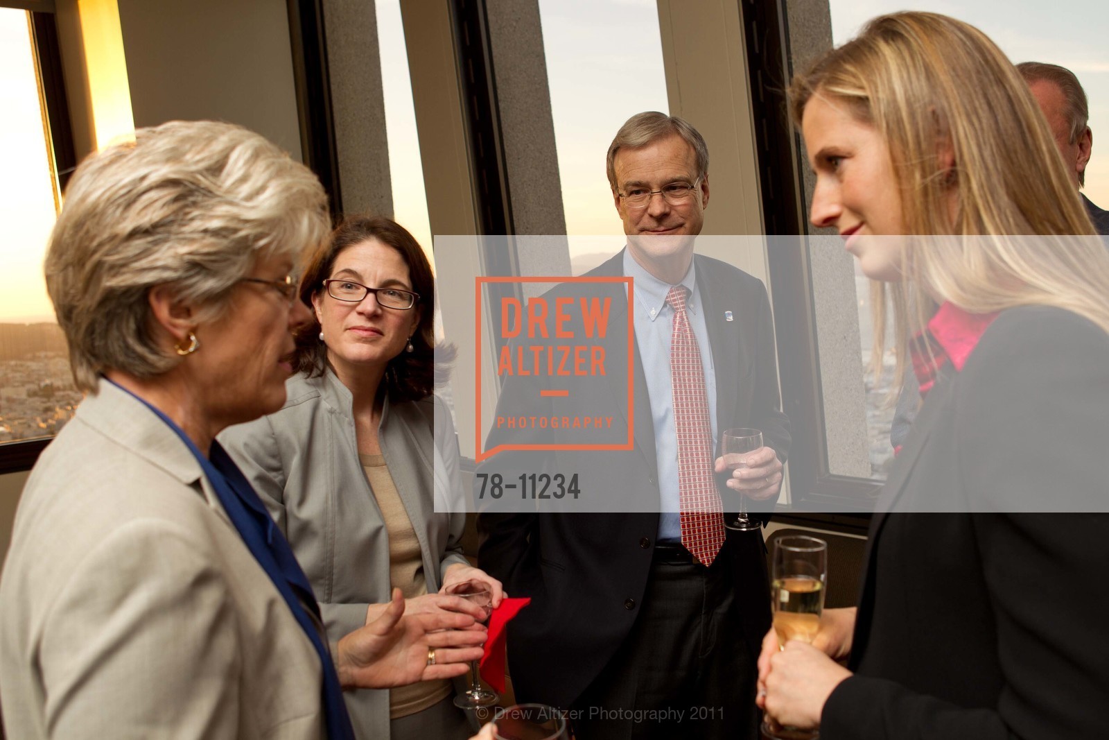 Sharon Saunders, Hope Jarvis, Byron Pollitt, Kelly Murphy, RED CROSS Corporate Reception Honoring Joseph Saunders Chairman and CEO of Visa, US, November 1st, 2011, Photo #78-11234 Sharon Saunders, Hope Jarvis, Byron Pollitt, Kelly Murphy, Photo #78-11234