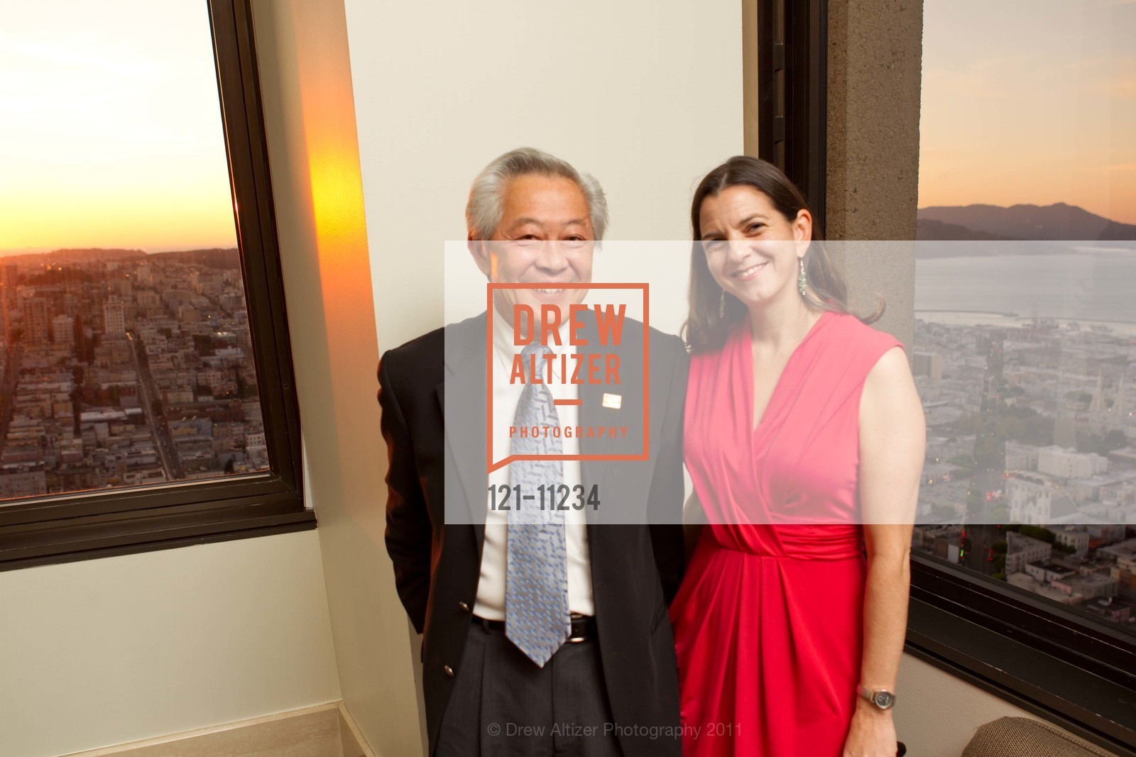 Michael Jang, Donna Siegel, RED CROSS Corporate Reception Honoring Joseph Saunders Chairman and CEO of Visa, US, November 1st, 2011, Photo #121-11234 Michael Jang, Donna Siegel, Photo #121-11234