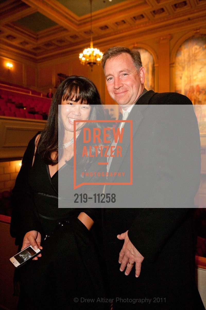 Audrey Gee, Brian Bigelow, NEW CENTURY CHAMBER ORCHESTRA'S 20th Anniversary Gala, US, November 5th, 2011, Photo #219-11258 Audrey Gee, Brian Bigelow, Photo #219-11258