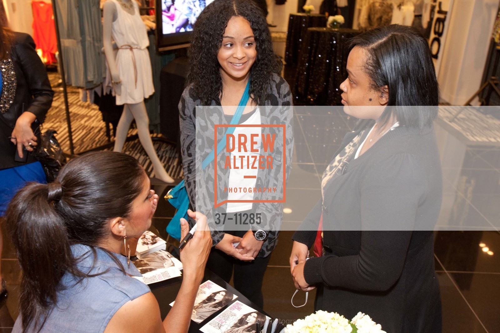 RACHEL ROY Makes Personal Appearance at MACYS, US, May 19th, 2011, Photo #37-11285 Photo #37-11285