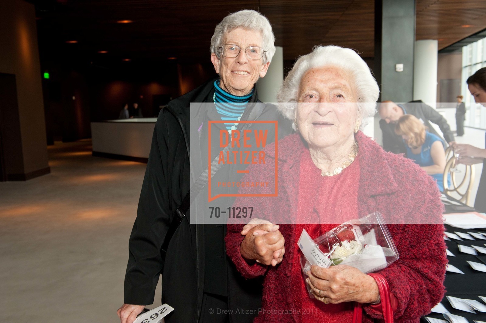 Ellen Barth, Sylvia McLaughlin, Photo #70-11297