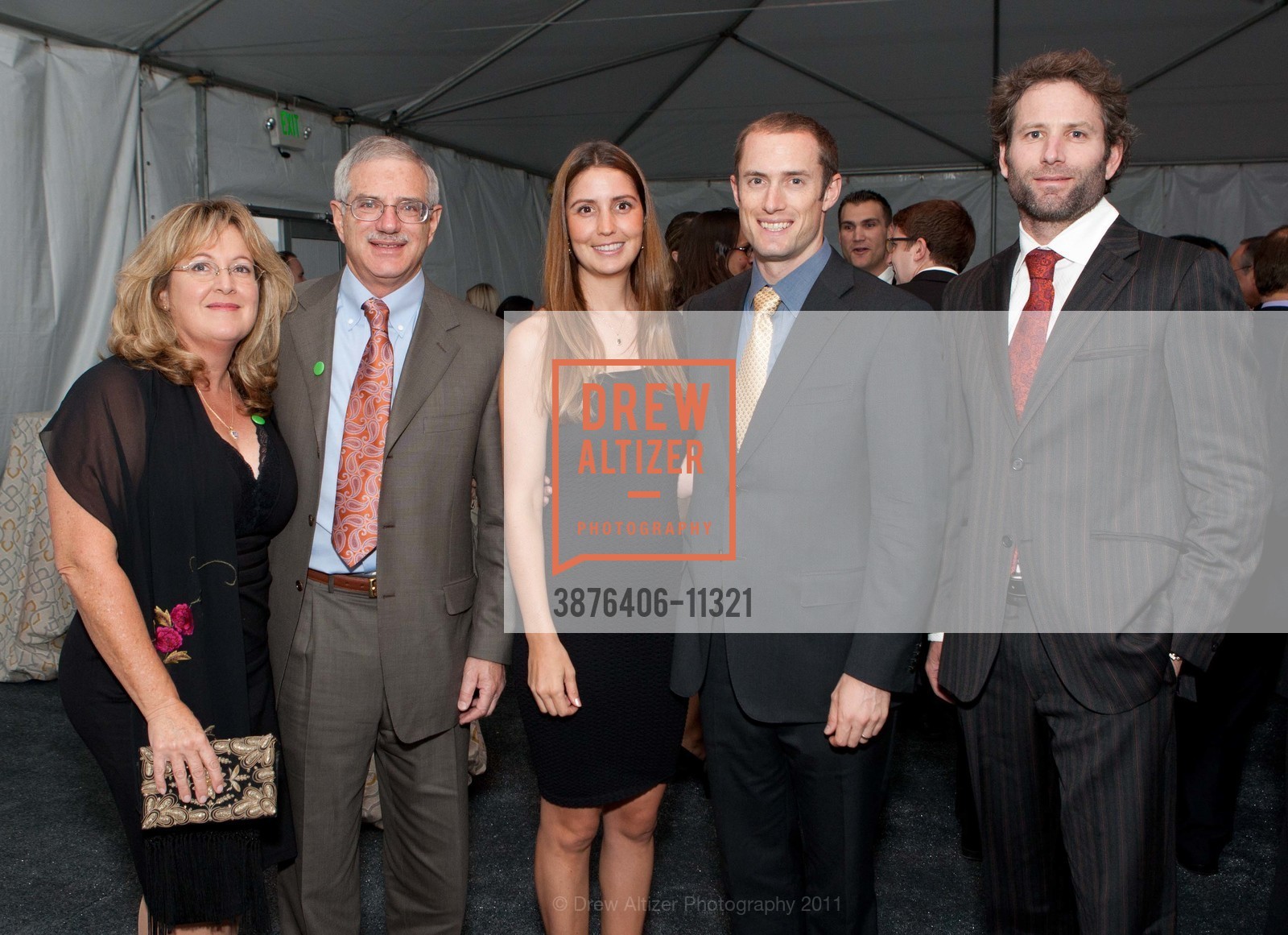 Ginnie Haas, Peter Haas, Kira Haas, Bradley Haas, Dan Haas, UNIVERSITY OF CALIFORNIA SAN FRANCISCO Prize Dinner, US, November 1st, 2011, Photo #3876406-11321 Ginnie Haas, Peter Haas, Kira Haas, Bradley Haas, Dan Haas, Photo #3876406-11321