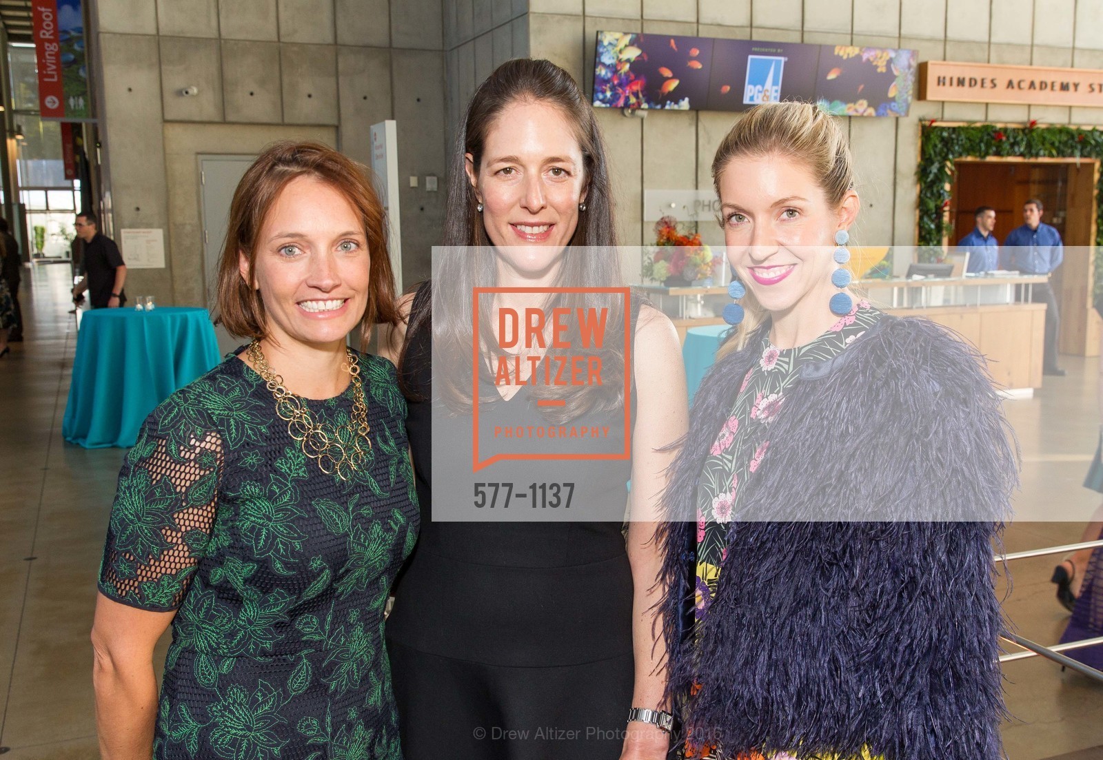 Betsy McDermott, Lisa Tarter, Jane Gruber, California Academy of Sciences - 2016 Big Bang Gala, California Academy of Sciences, April 28th, 2016, Photo #577-1137 Betsy McDermott, Lisa Tarter, Jane Gruber, Photo #577-1137