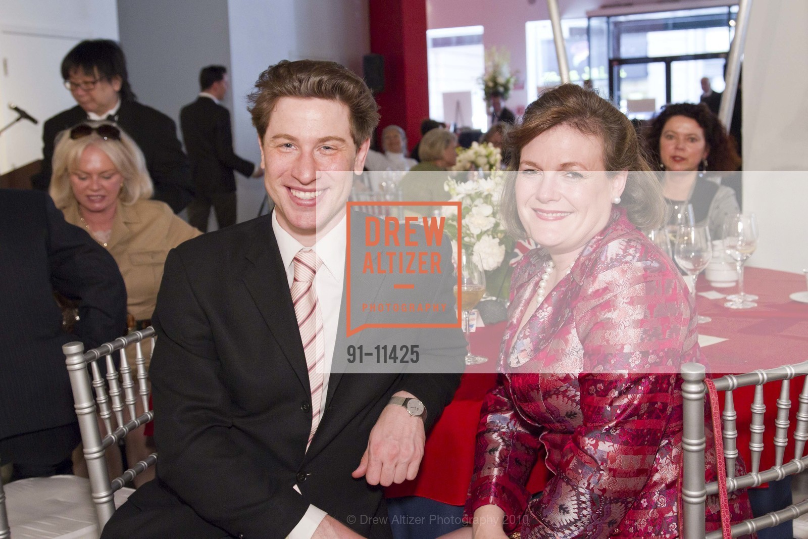 Barnaby Palmer, Jennifer Raiser, Luncheon to honor Suzy Menkes, fashion editor of International Herald Tribune, US, May 5th, 2010, Photo #91-11425 Barnaby Palmer, Jennifer Raiser, Photo #91-11425