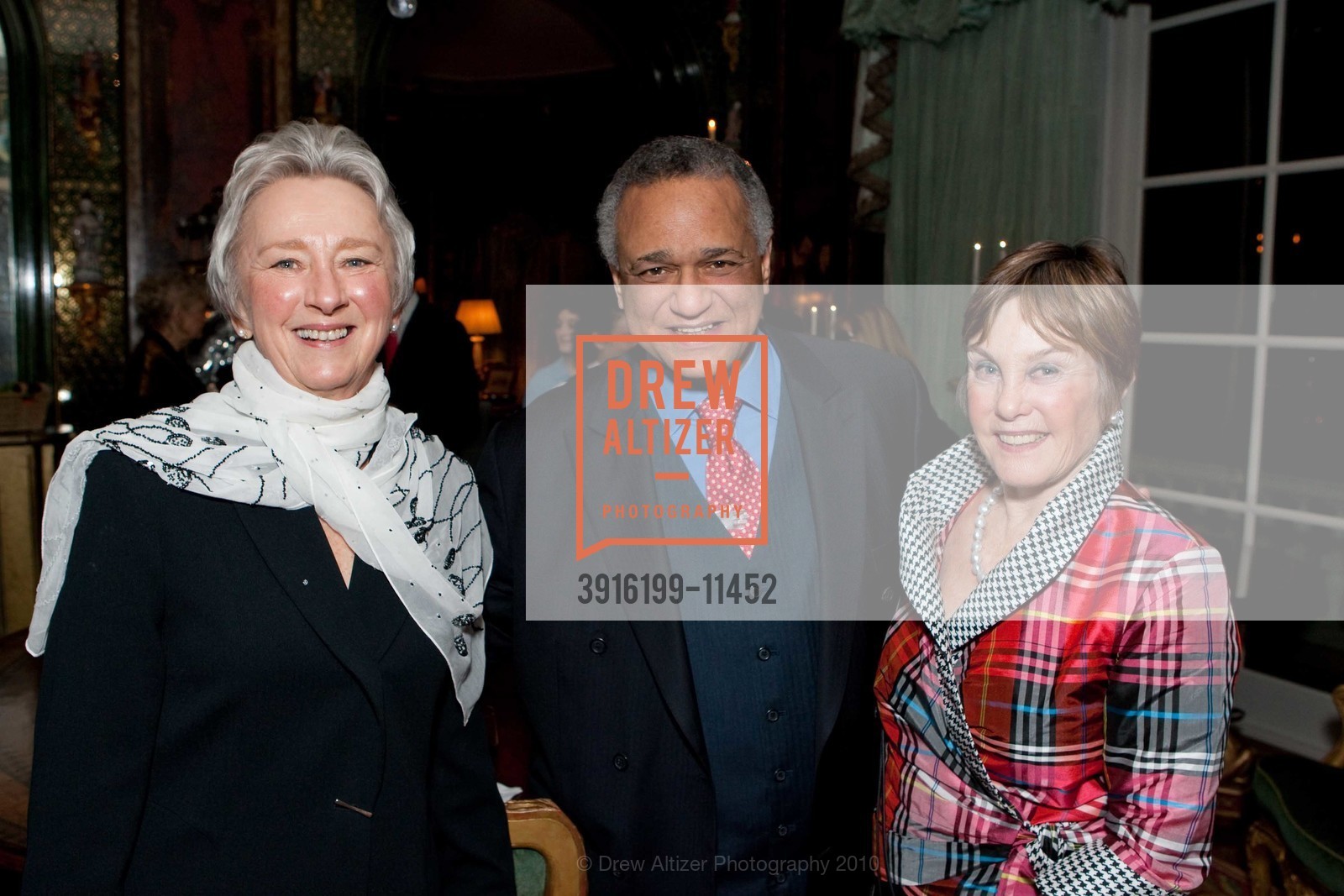 Ruth Felt, Andre Watts, Nancy Leavens, Ann and Gordon Getty Host SF PERFORMANCES With Andre Watts, US, January 14th, 2010, Photo #3916199-11452 Ruth Felt, Andre Watts, Nancy Leavens, Photo #3916199-11452