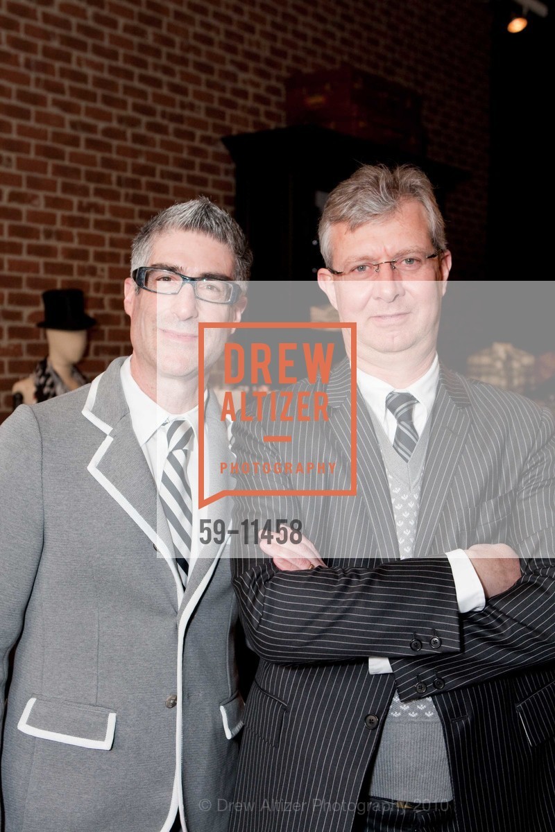 Robert Oren (Store Manager), Claudio Del Vecchio, Photo #59-11458