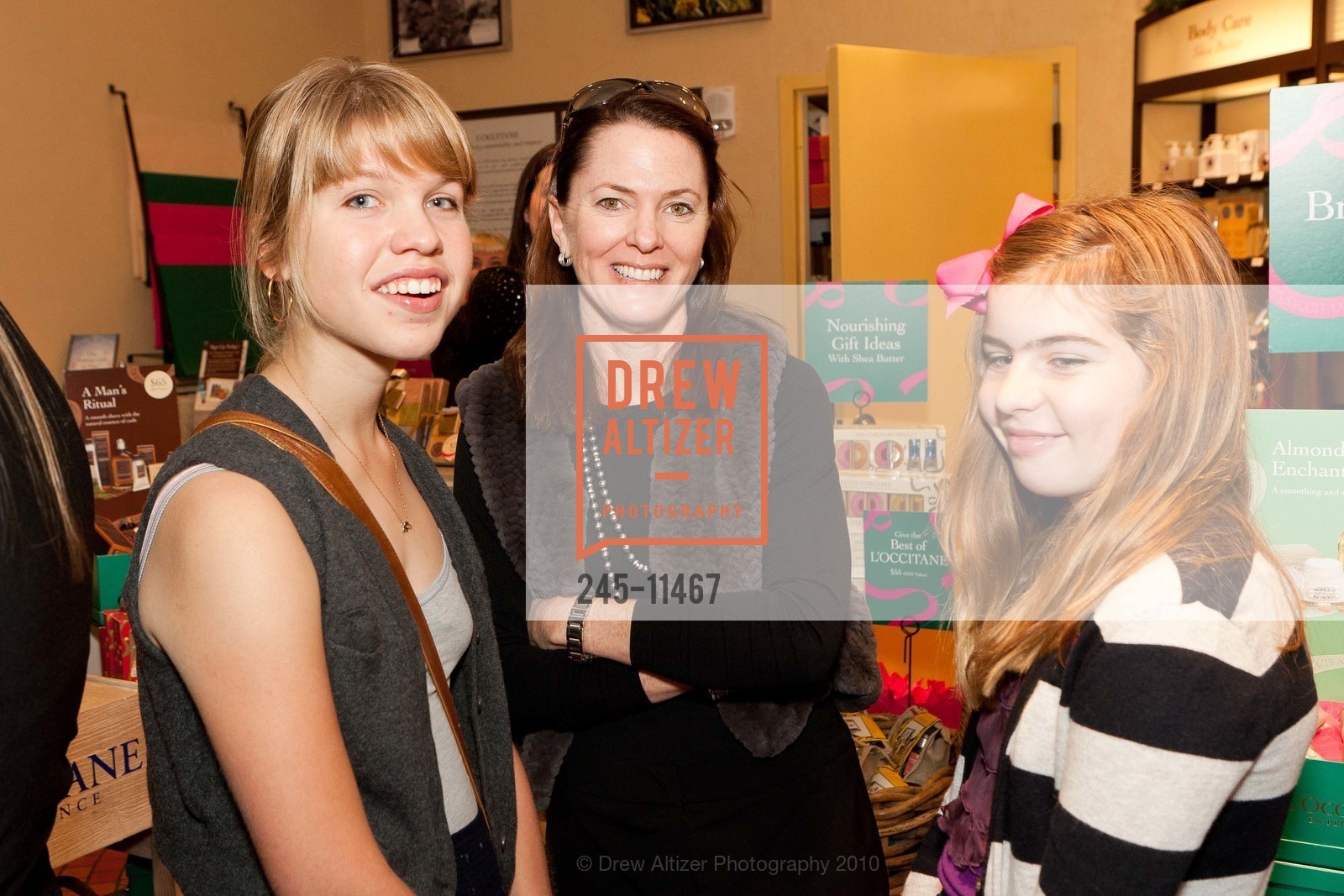 Lily Moll, Allison Speer, Alexis Levit, L'Occitane Fleur Cherie Launch Party, US, November 16th, 2010, Photo #245-11467 Lily Moll, Allison Speer, Alexis Levit, Photo #245-11467