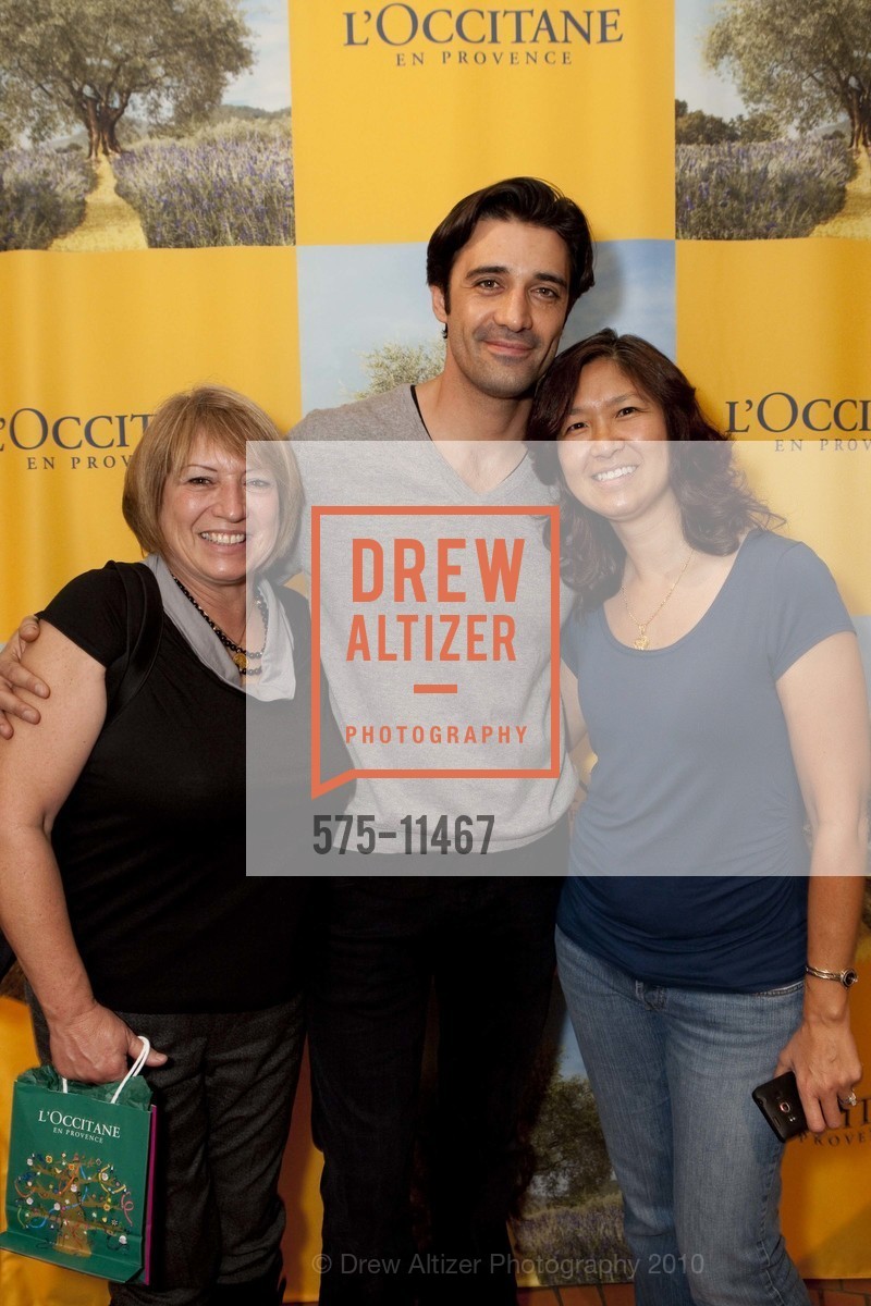 Chris Tacace, Gilles Marini, Adrienne Ligh, L'Occitane Fleur Cherie Launch Party, US, November 16th, 2010, Photo #575-11467 Chris Tacace, Gilles Marini, Adrienne Ligh, Photo #575-11467