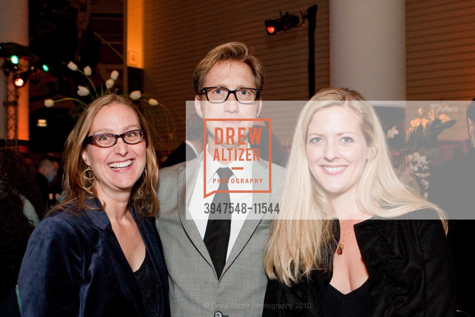 Mitch Schiffler, Marty Bloes, Laura Bradley Davis, SFMOMA 75th Anniversary Exhibition Preview, US, January 17th, 2010, Photo #3947548-11544 Mitch Schiffler, Marty Bloes, Laura Bradley Davis, Photo #3947548-11544