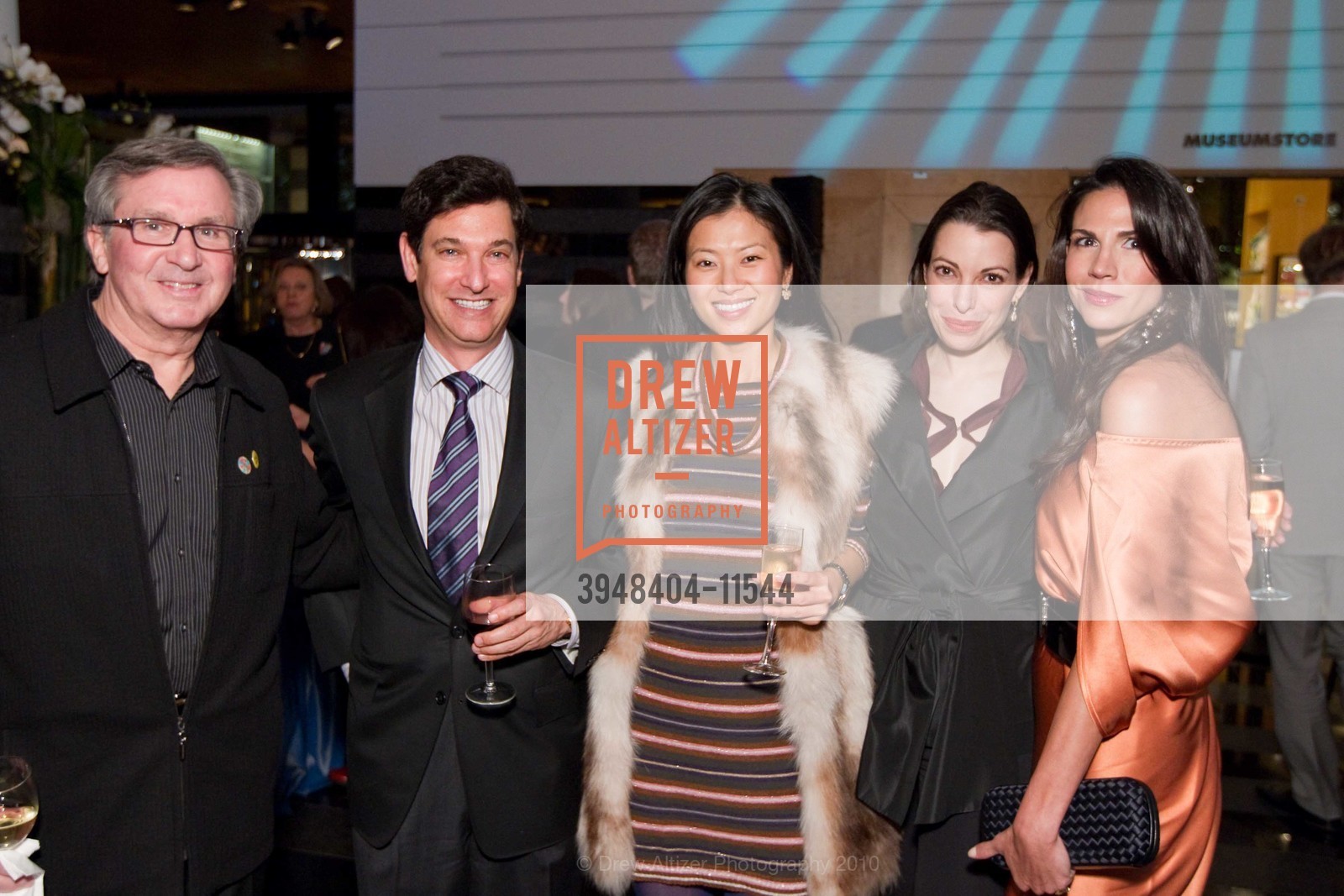 Brook Byers, Jim Breyer, Jennifer Yen, Shannon Getty, Nicole Curran, SFMOMA 75th Anniversary Exhibition Preview, US, January 17th, 2010, Photo #3948404-11544 Brook Byers, Jim Breyer, Jennifer Yen, Shannon Getty, Nicole Curran, Photo #3948404-11544